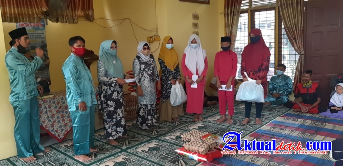 Peduli Sesama Anak Kurang Mampu SDN 176 Pekanbaru Bagikan Paket Sembako
