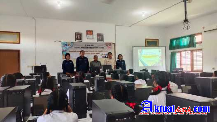 Humas Polda Bali Sosialisasi Tertib Bermedia Sosial di SMP N 2 dan SMPN 7 Denut