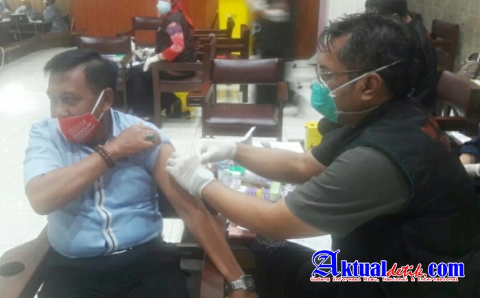 Anggota Fraksi PKB Kota Semarang HM.Rohaini : Vaksinasi Prioritas Untuk Lansia