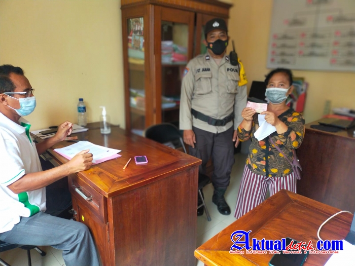Antisipasi Terjadi Kerumunan, Polsek Blahbatuh Lakukan Giat Pengamanan Dalam Pembagian BLT