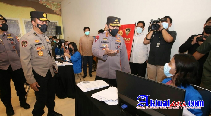 Kapolri Minta Semua Lokasi Pusat Aktivitas Warga Dipasangi Aplikasi Peduli Lindungi