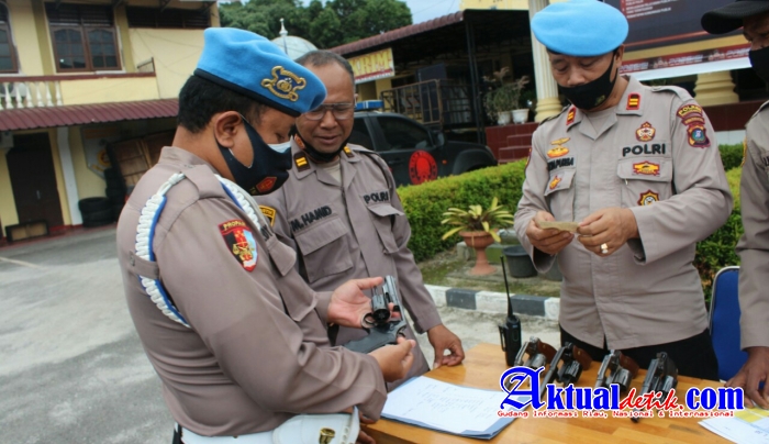 Polres PematangSiantar Periksa 27 Senpi Anggota