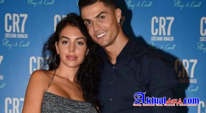 Dapat Gaji 500 Miliar Perbulan, Berapakah Setoran Belanja Ronaldo Pada Isteri?