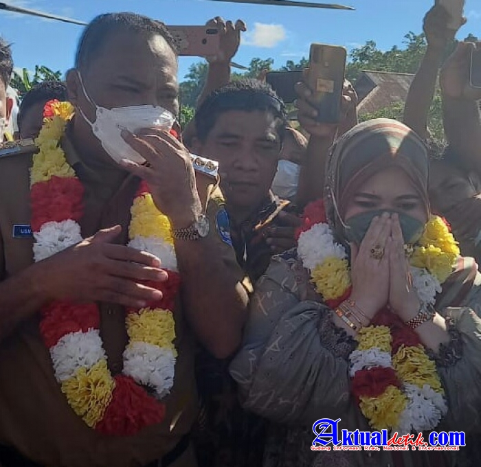 Lewatan Bupati Halsel di Desa Orimakurunga Disambut Meriah