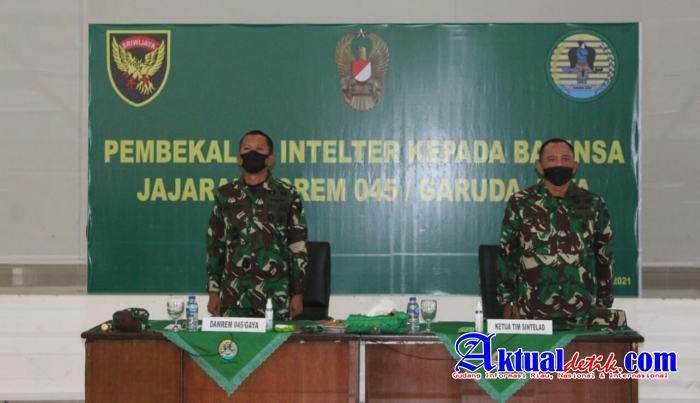 Prajurit Korem 045/Gaya Menerima Pembekalan Intelter