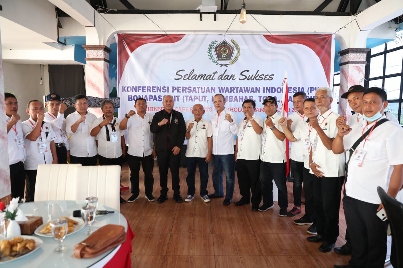 Bupati Taput Hadiri Konferensi (PWI) Bonapasogit,Bupati Taput serukan sinergitas Bangun Taput