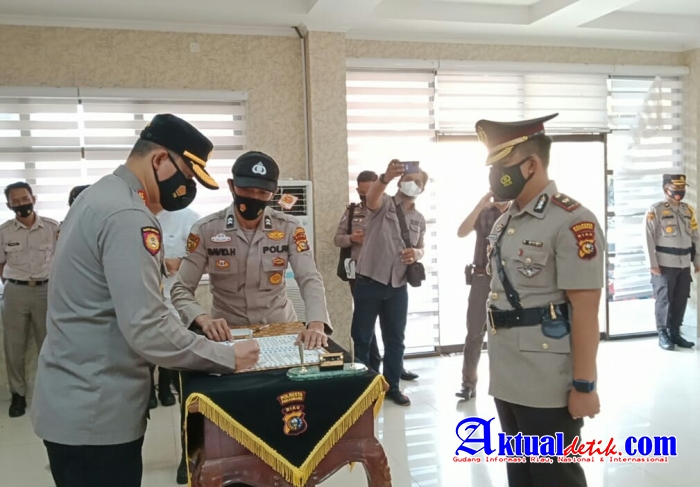 Kapolresta Pekanbaru Pimpin Sertijab Kasat Lantas dan Kapolsek Rumbai