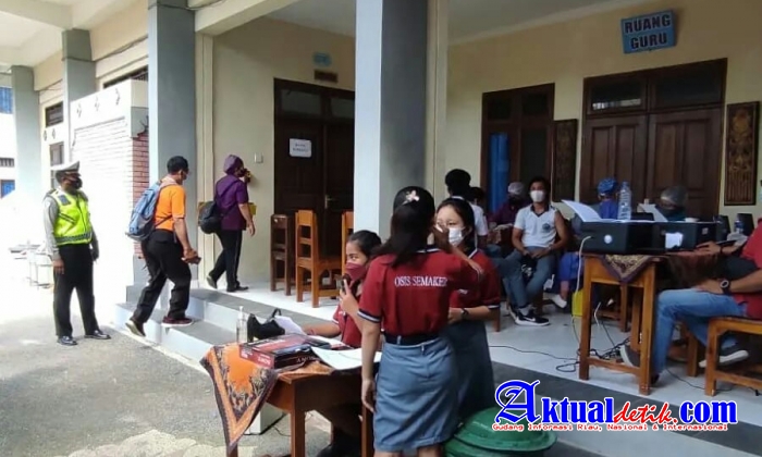 Kapolsek Sukawati Pantau Langsung Giat Vaksinasi Dilingkungan Pendidikan