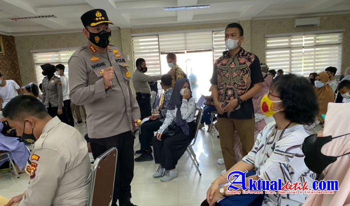 Gerai Vaksin Polresta Pekanbaru Laksanakan Vaksinasi Untuk Anggota, Bhayangkari Serta Keluarga Polri