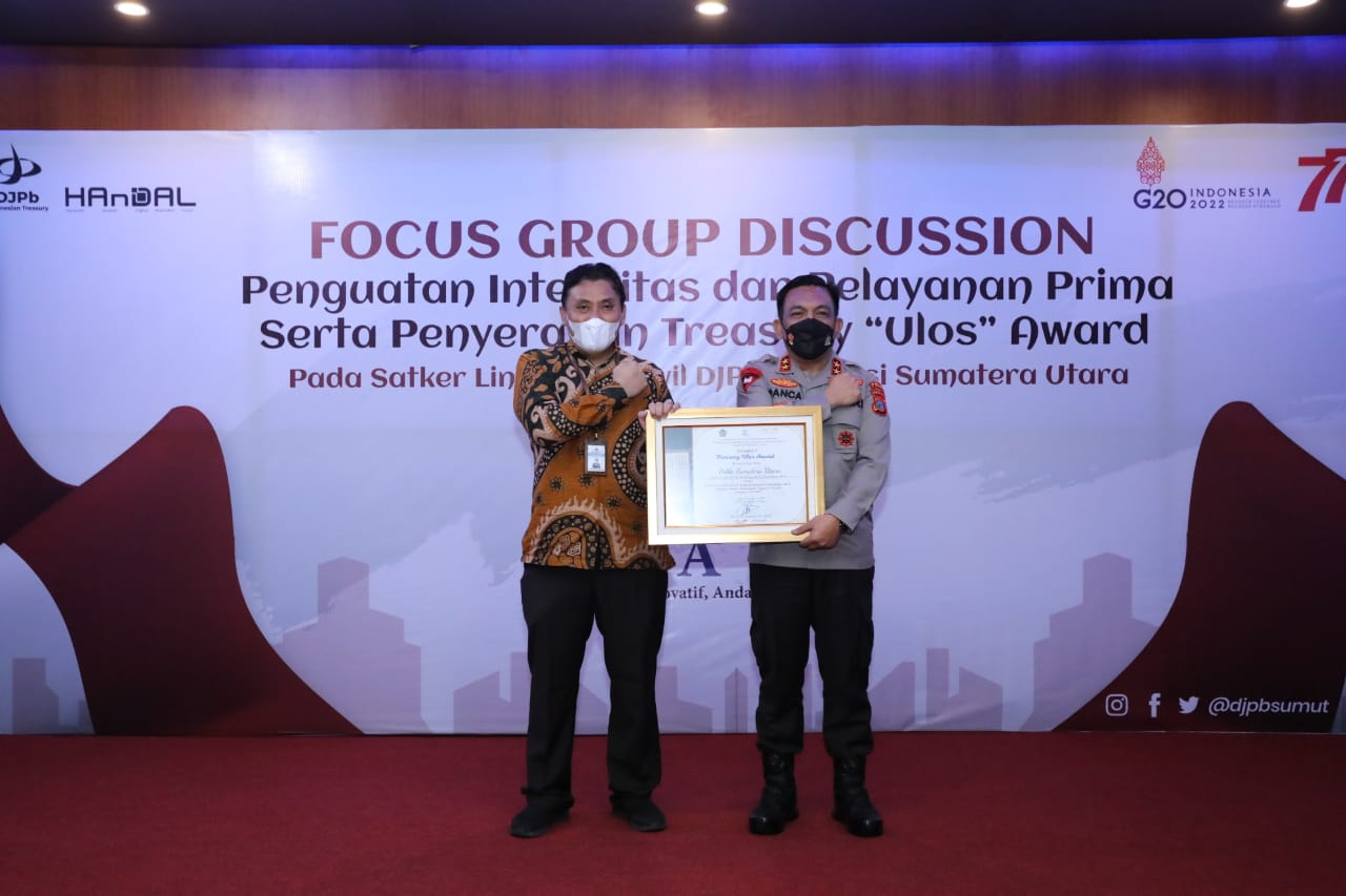 Kapolda Sumut Terima Penghargaan Sebagai Polda Terbaik Dalam Pengelolaan Anggaran