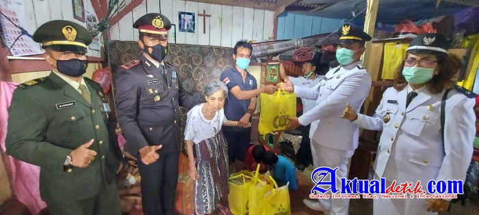 Dalam Rangka Perayaan HUT RI Polsek Girsip Salurkan Bantuan