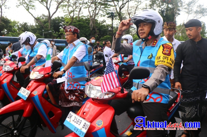 Kapolda Bali Hadiri Parade Konversi Sepeda Motor BBM ke Listrik