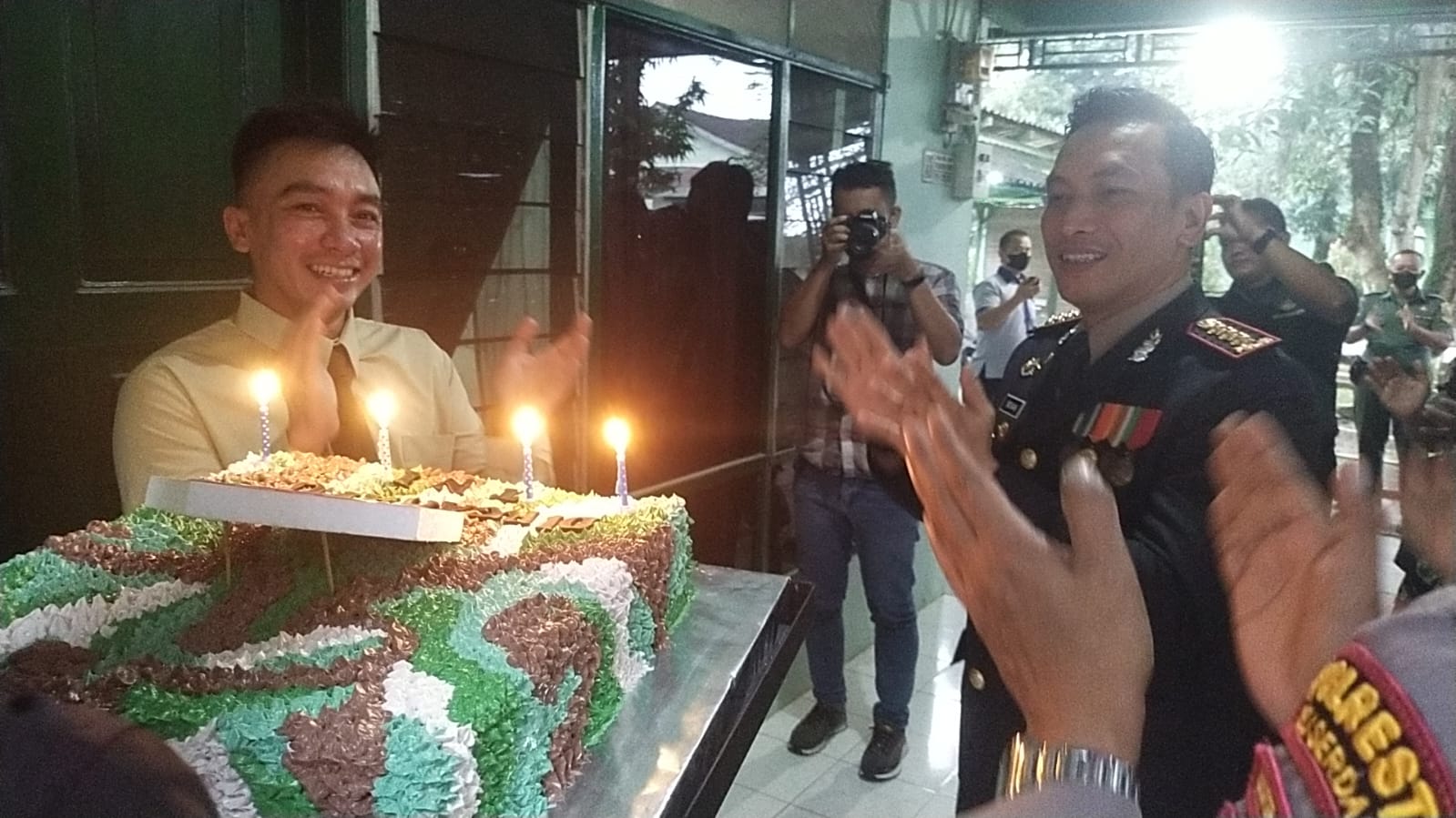 Polresta Deli Serdang Beri Kejutan Kodim 0204 Deli Serdang dan Mako TNI lainnya di HUT Ke-77 TNI.