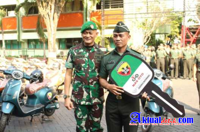 Acara Peresmian Tempat Charger Sepeda Motor Listrik di Makodam IX/Udayana