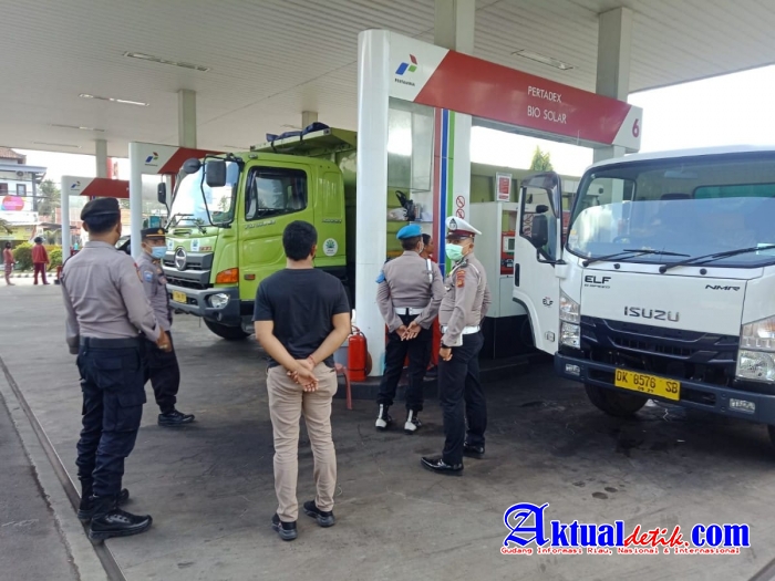Jaga Kamtibmas Pasca Kenaikan Harga BBM, Piket Fungsi Polres Karangasem Sambangi Obvit SPBU