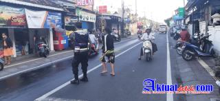 Sebagai Bentuk Pelayanan Kepada Masyarakat, Personil Polsek Densel Laksanakan PH Pagi