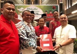 Drs Nikson Nababan Cagubsu Yang Pertama Kali Mendaftar di Partai PDI Perjuangan Sumut