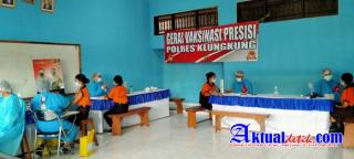 Tim Vaksinator Polres Klungkung, Lakukan Vaksin Covid-19 Di SMK PGRI Klungkung
