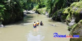 Petugas Gabungan Terus Melakukan Pencarian 1 Orang Korban Terjatuh di Jembatan