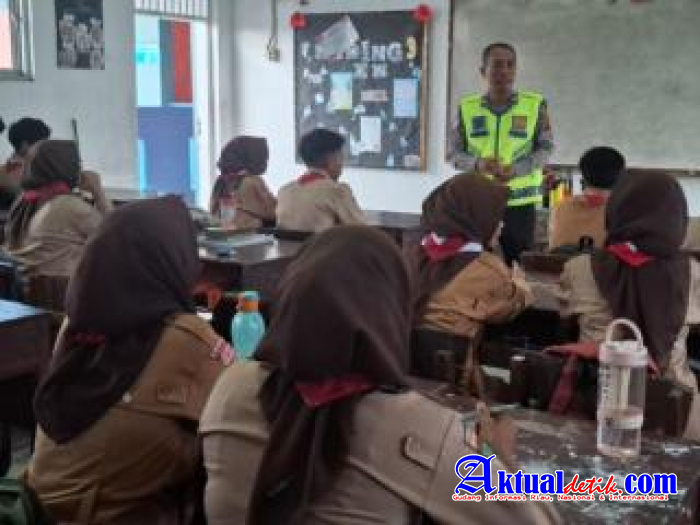 Sat Lantas Polres Belawan Sosialisasikan Kamseltibcar Lantas Di Sekolah Budi Agung