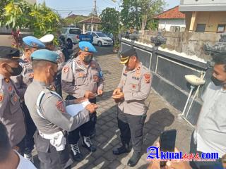 Cek Penampilan Anggota, Kasi Propam Polresta Denpasar Gelar Gartiplin