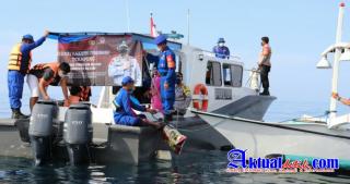 Kapolres Buleleng Didampingi Ketua Bhayangkari Pimpin Gerai Vaksin dan Pemberian Sembako