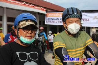 Kapolda Riau Resmikan Jaga Pemilu Dengan Gowes 20 KM Bersama Ketua Bawaslu Riau