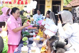 TK Kemala Bhayangkari Binjai Melaksanakan Kegiatan Market Day Di Polres Binjai