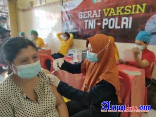 Bentuk Herd Imunnity, Gerai Vaksinasi Presisi Polres Karangasem Masih di Gelar di Pasar Karangsokong