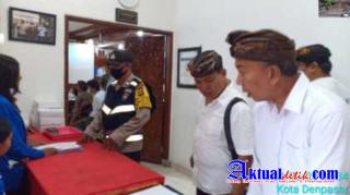 Bhabinkamtibmas Desa Sumerta Kelod Atensi Kegiatan Bulan Bahasa Bali