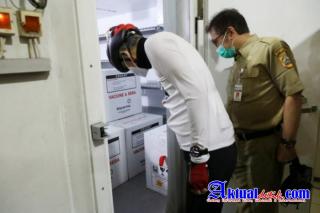 Ganjar Pranowo : 62.560 Dosis Vaksin Sinovac Tahap Pertama Untuk Nakes di Jateng
