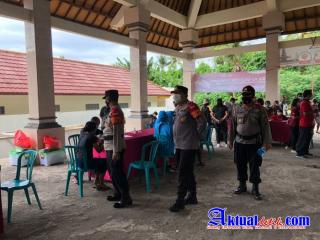Melalui Gerai Vaksin Presisi, Wakapolres Gianyar Pantau Pelaksanaan Vaksinasi di Desa Medahan