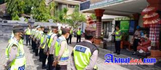Personil Polsek Denpasar Timur (Dentim) Apel Pengamanan Jalur Kunjungan Kerja Presiden RI Ke Gianyar