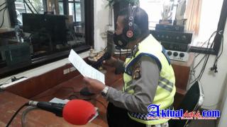 Jelang Ops Ketupat, Unit Dikyasa Sat Lantas Polres Gianyar Sosialisasi di Radio Gelora