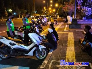 Ciptakan Kamtibmas Kondusif Ditengah Masyarakat, Team Pakemitmas Polres Klungkung Giat Patroli Malam