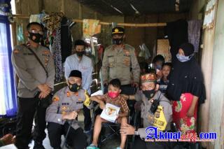 Kursi Roda Untuk dek Azizir dari Pak Kapolres Lhokseumawe