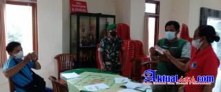 Babinsa Kodim 1616/Gianyar Laksanakan Giat Pengawasan Pembagian Bantuan Langsung Tunai