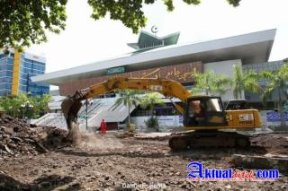 Masjid Raya Baiturrahman Semarang Dipercantik