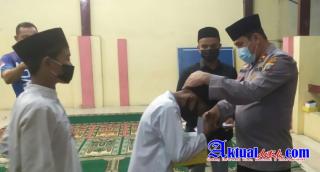 Polsek Medan Helvetia Buka Puasa Bersama Anak Yatim Piatu