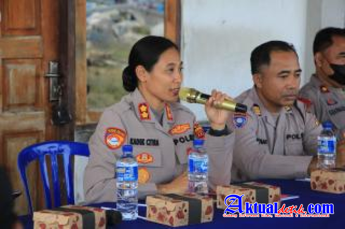 Melalui Program Jumat Curhat, Kapolres Jembrana Turun Langsung Dengar Aspirasi Nelayan Medewi