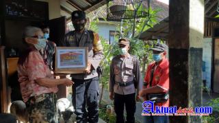 Polres Gianyar Bagikan Paket Sembako, Ringankan Beban Masyarakat Terdampak