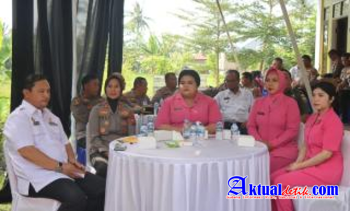 Sambut HUT Bhayangkara, Polresta Deli Serdang Salurkan Air Bersih dan Bagikan Sembako Pada Warga