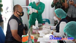 Kapolres AKBP Agus Waluyo Ikuti Vaksinasi di Simalungun