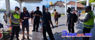 Dukung Sherpa Track G20, Satgas KRYD Polres Karangasem Giat Pemeriksaan di Pel. Padangbai