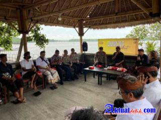 Jumat Curhat,  Kapolsek Denpasar Selatan Serap Masukan Dan Keluhan Masyarakat Kelurahan Sesetan