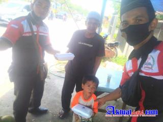 Serikat Pers Republik Indonesia Provinsi Riau Berbagi Paket Makan Siang