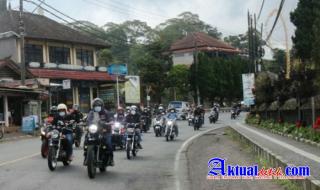 Touring Bermotor, Bupati Sanjaya Kembali Tinjau Pelaksanaan Vaksinasi