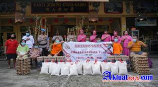 Ketua Bhayangkari Polres Tebing Tinggi Ny Eci Agus Sugiyarso Laksanakan Kegiatan Bakti Sosial