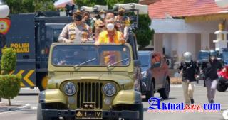 Aksi Nyata Tangkal Bahaya Covid 19, Kapolda Riau Inisiasi Penyemprotan Disinfektan