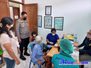 Kabag SDM Polres Gianyar, Tinjau Pelaksanaan Vaksinasi di Klinik Pratama Bhayangkara